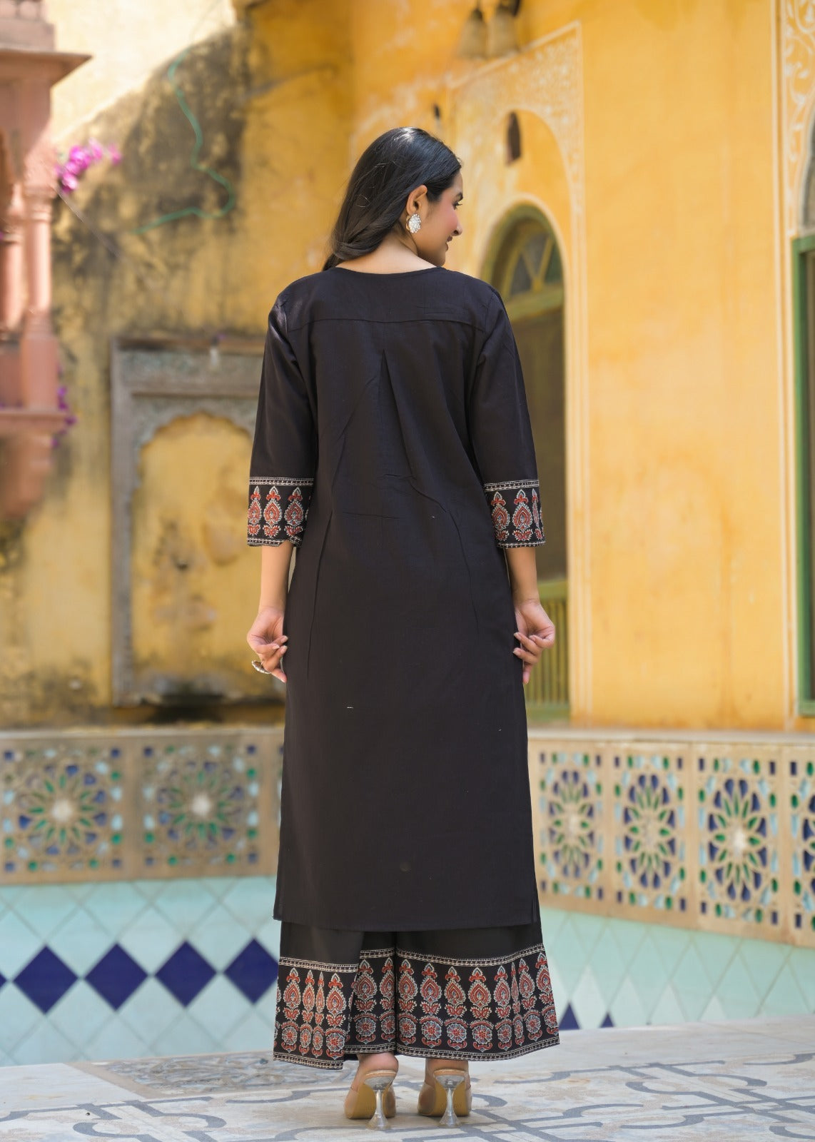 Elegant Black Ethnic Kurti Set