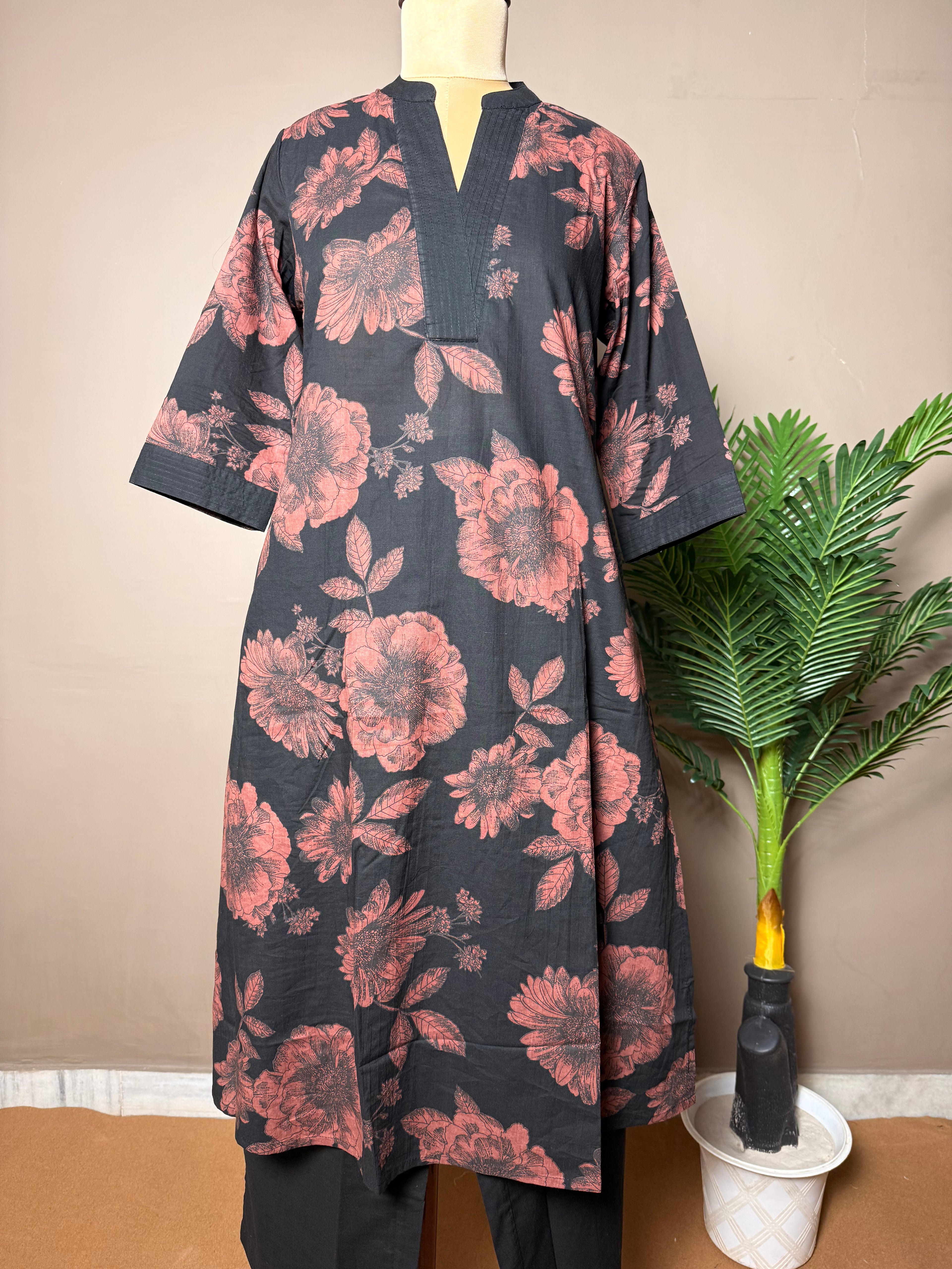 Bold Blossoms Kurti Pant Set